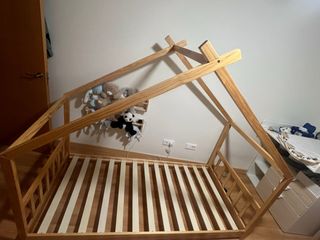 Cama infantil de madera