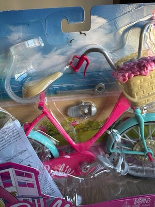 NUEVA Bicicleta Barbie con accesorios
