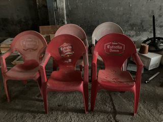 Sillas de plástico Estrella Damm (Rojas)