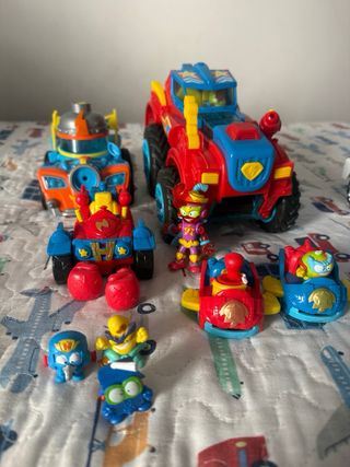 Superzings Coche Rojo y Azul con Figura