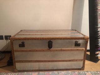 Baule vintage in metallo, legno e pelle