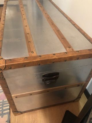 Baule vintage in metallo, legno e pelle