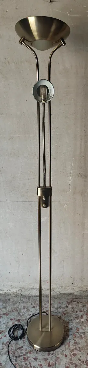 Lámpara de pie metal y cristal