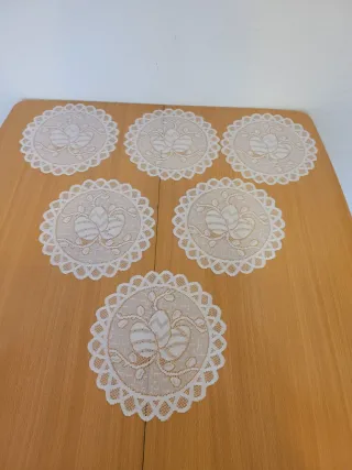 6 Tapetes Redondos y Ovalados Blancos