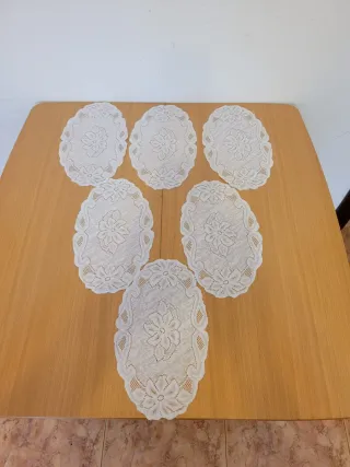 6 Tapetes Redondos y Ovalados Blancos