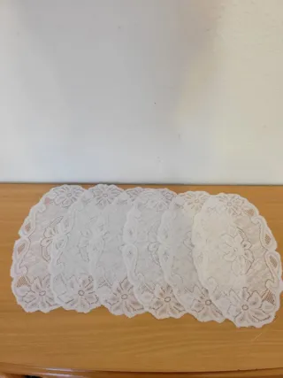 6 Tapetes Redondos y Ovalados Blancos