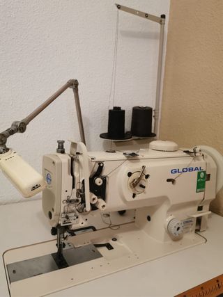 Máquina de coser triple arrastre Global