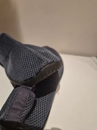 Escarpines grises talla 44/45