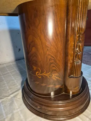 Mesa de comedor redonda clásica, extensible