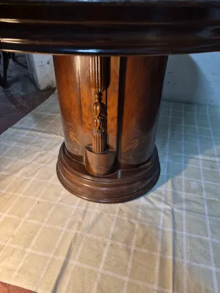 Mesa de comedor redonda clásica, extensible