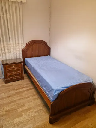 Dormitorio madera maciza