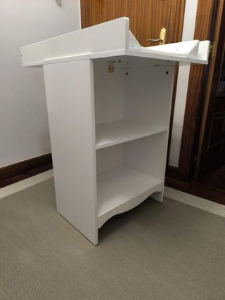 Cambiador de bebé blanco Esta en Bilbao