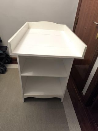 Cambiador de bebé blanco Esta en Bilbao