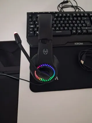 Pacchetto Tastiera, Mouse, Cuffie e Tappetino RGB