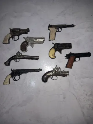 Lote 8 pistolas miniatura antiguas
