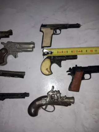 Lote 8 pistolas miniatura antiguas