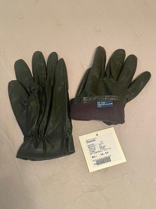 Guantes de piel negros