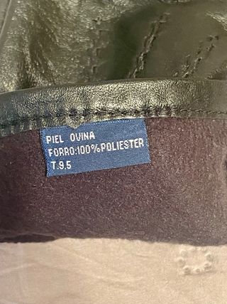 Guantes de piel negros