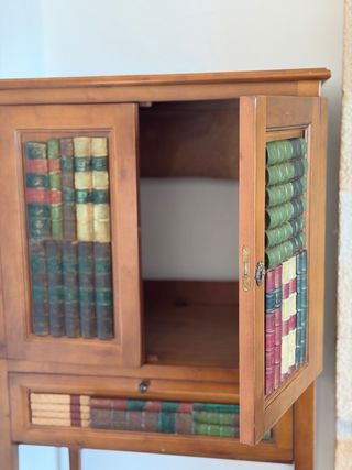 Mueble antiguo para televisión