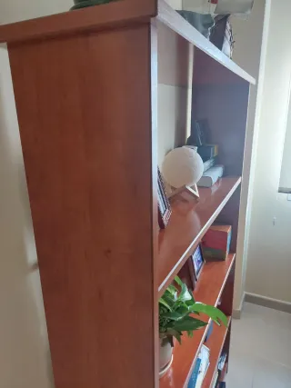 Estantería de madera