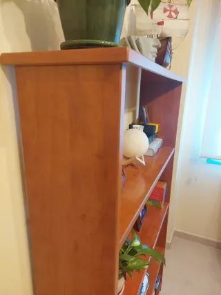 Estantería de madera