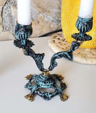 Pareja Candelabros Metal Patinado Teal y Dorado