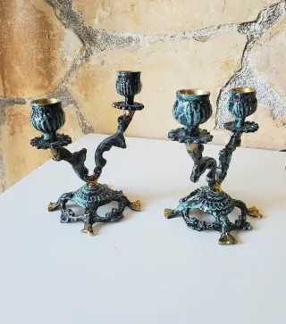 Pareja Candelabros Metal Patinado Teal y Dorado