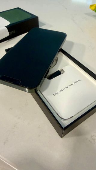 iPhone 13 Pro Verde - Excelente Estado