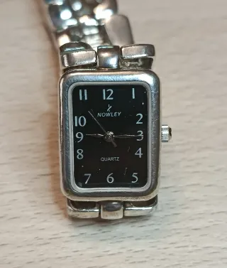 Reloj Nowley Rectangular de Plata