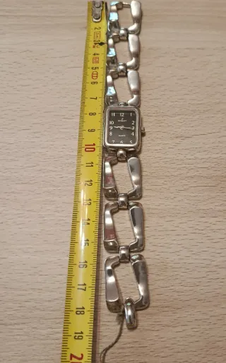 Reloj Nowley Rectangular de Plata