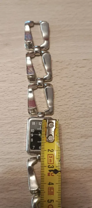 Reloj Nowley Rectangular de Plata