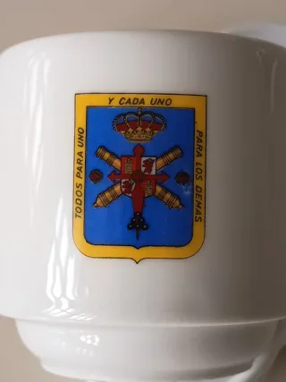 Cerámica con dibujos de tanques