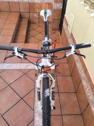 Bicicleta MTB Canyon 29