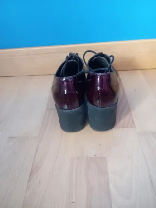 Zapatos charol granate