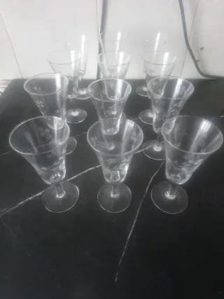 Juego de 12  copas de cristal grabadas