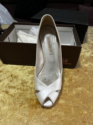 Zapatos de piel para novia color oro/blanco