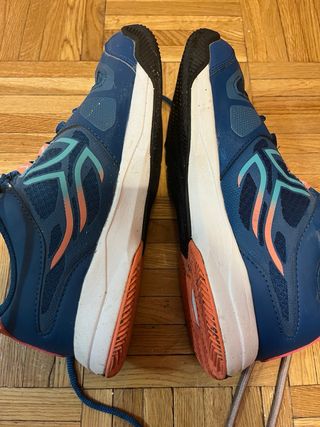 Zapatillas de pádel ARTENGO azules y naranjas