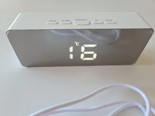 Reloj despertador digital blanco