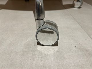 Silla giratoria Adelaide con ruedas y tela azul