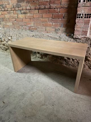 Mesa de escritorio de madera