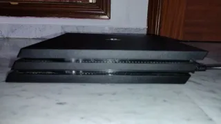 PS4 Pro Sony Negra - Incluye Cables