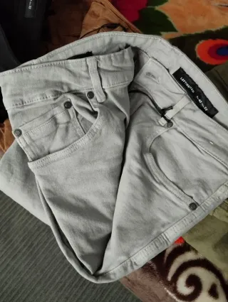 Pantalones vaqueros nuevos Talla 42
