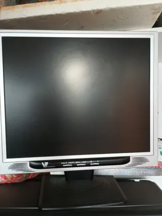 Pantalla V7 Plata y Negra