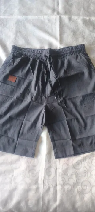 2 Pantalones Cortos Talla XL (Negro y Gris)