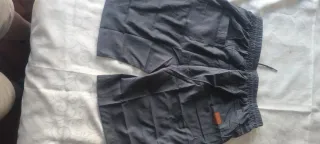 2 Pantalones Cortos Talla XL (Negro y Gris)