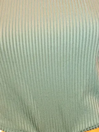 Vestido largo verde con aberturas