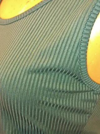 Vestido largo verde con aberturas