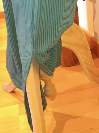 Vestido largo verde con aberturas