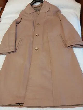 Abrigo de piel color camel