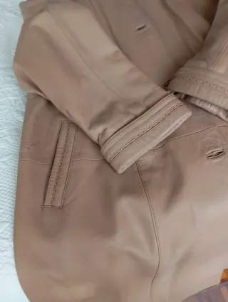 Abrigo de piel color camel